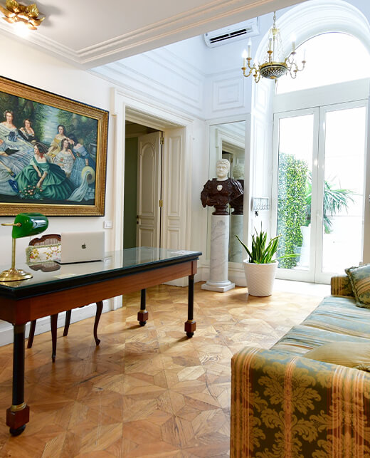 Ingresso Sisuites e zona reception in stile classico